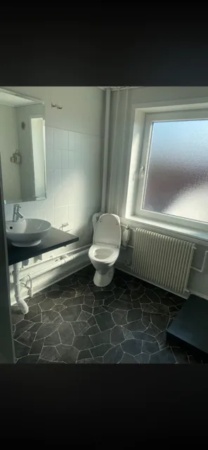 Vannitoad - 3-Bed Flat with Balcony in Hammershøj