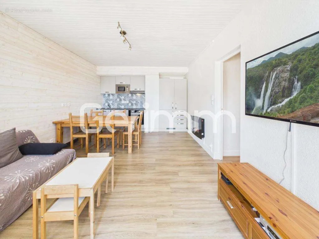 Séjour - Appartement en rez-de-chaussée avec terrasse à Chamrousse