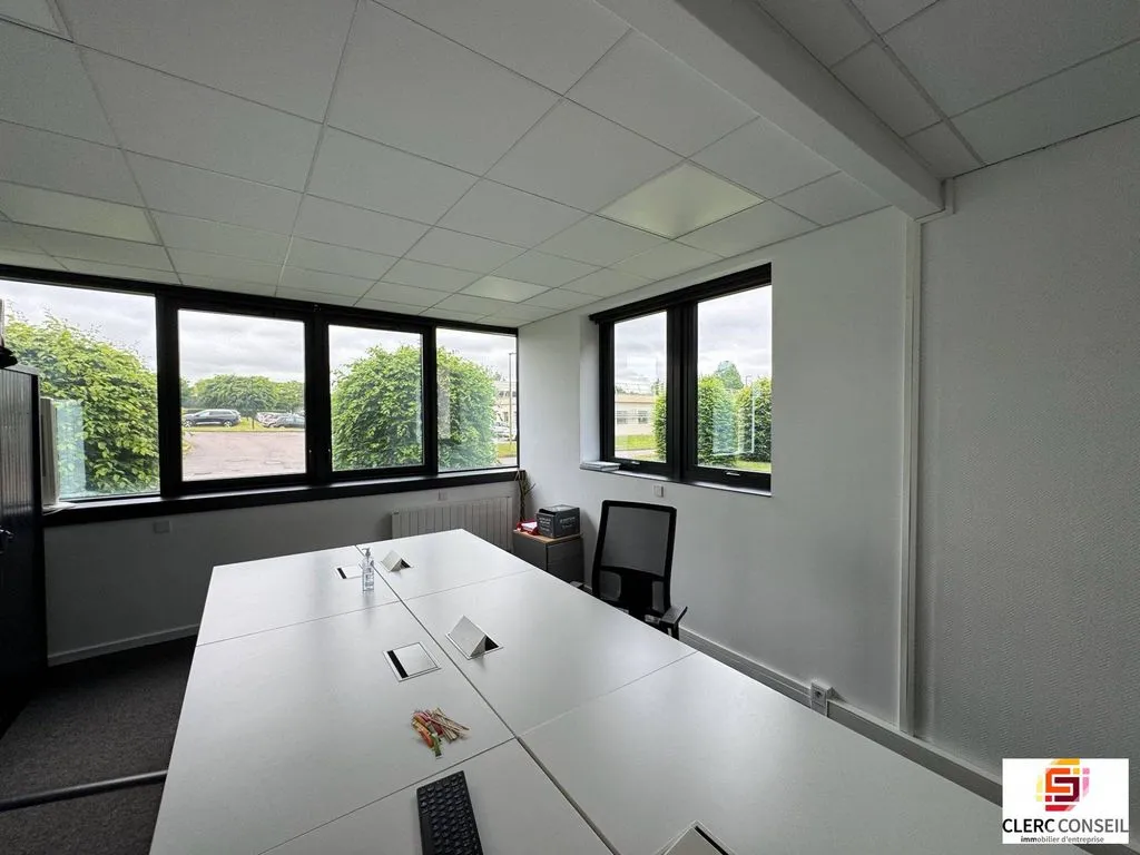Bureau - Immeuble de Bureaux avec Parking à Mont-Saint-Aignan