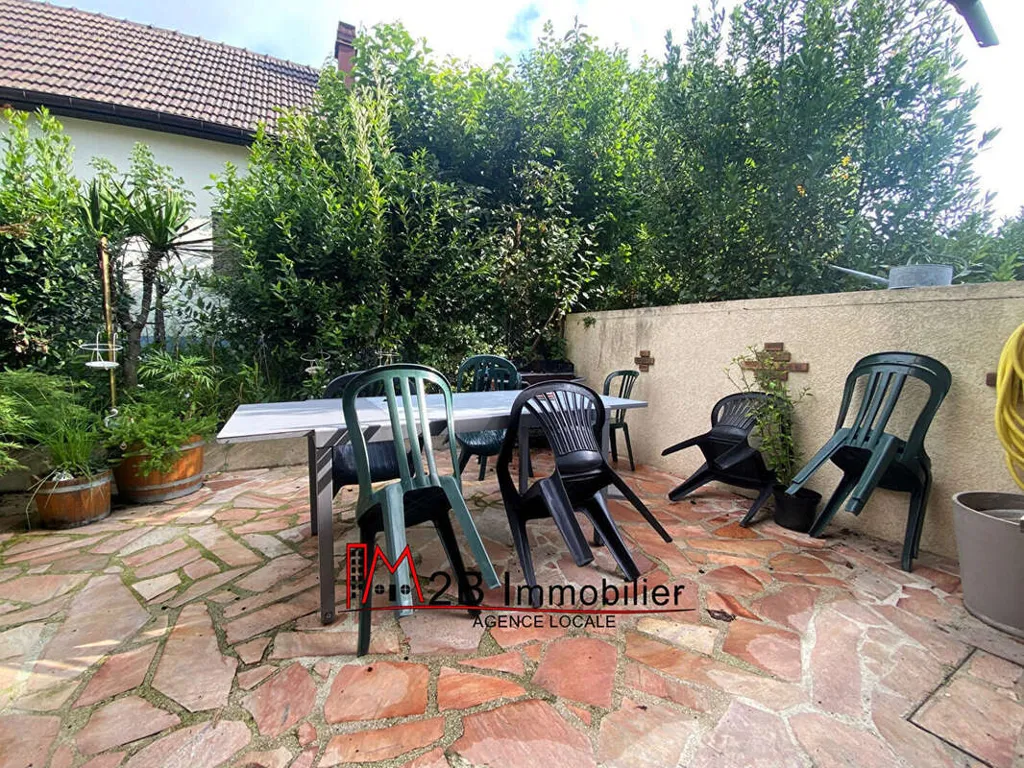 Terrazza - Renovated 3-Bed Flat with Terraces in Marne District
