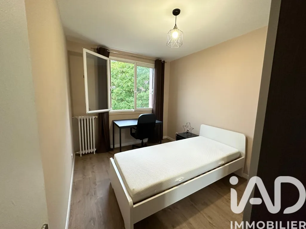 Chambres - Appartement 3 Pièces avec Parking à Clamart