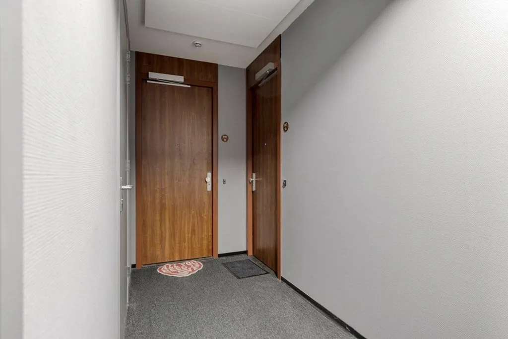 hallway_entrance