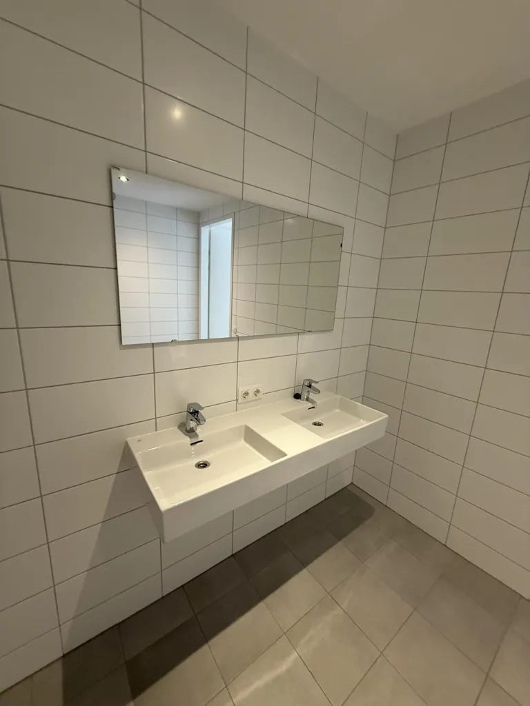 Bathrooms - Apartment with Garden on Noordereiland, Rotterdam