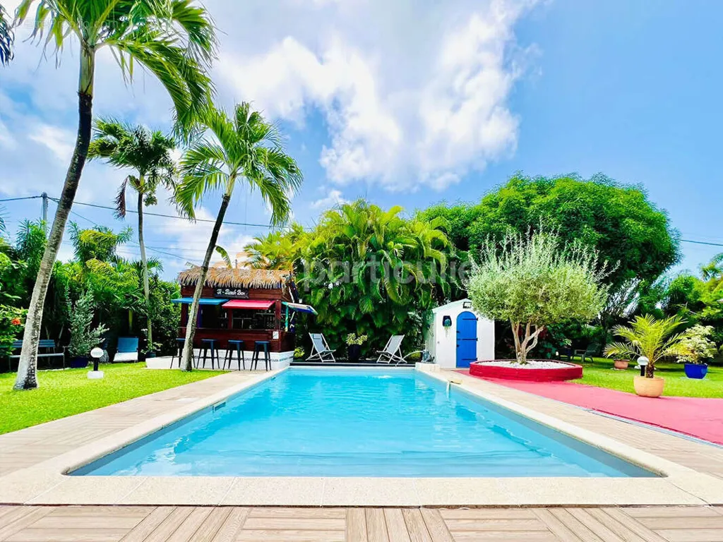 Bassein - Furnished House with Pool in Saint-François