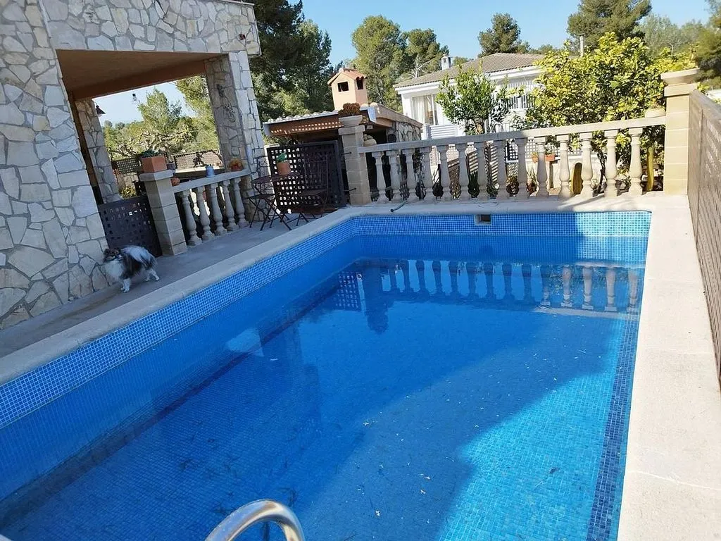 Piscine - Chalet with Pool and Terrace in El Catllar