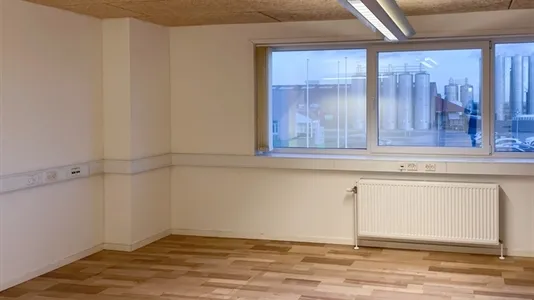 Bureau - Warehouse with Office Space in Pandrup