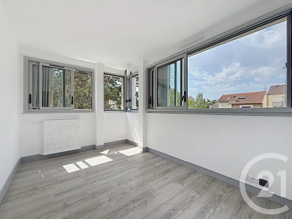 Toad - Renovated Flat with Garden View in Nanterre
