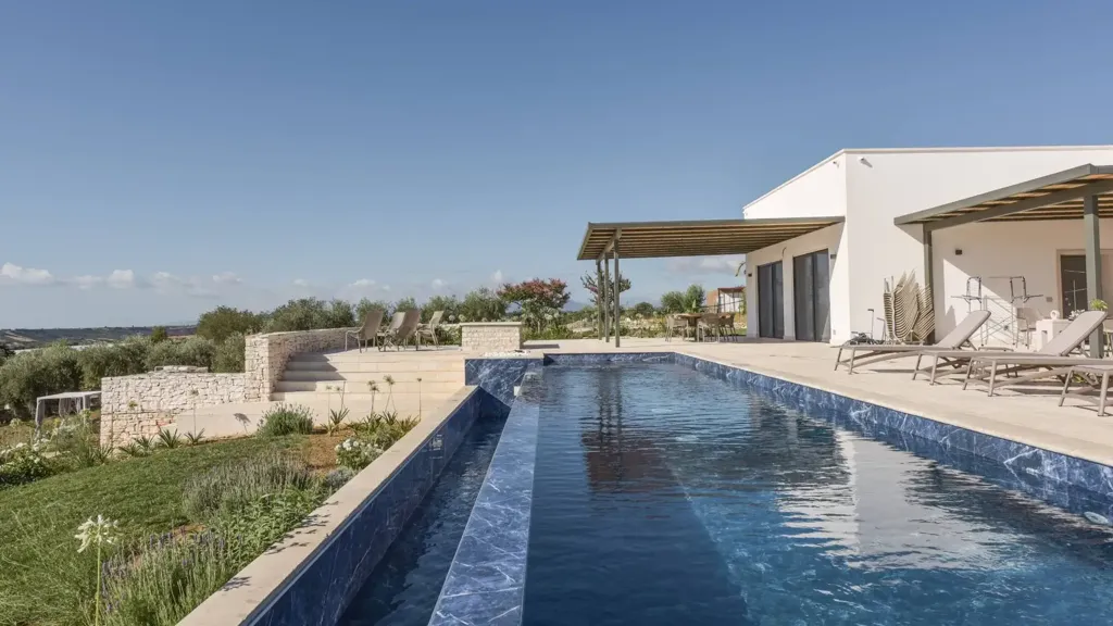 Piscine - Contemporary Villa with Sea View in Pisticci