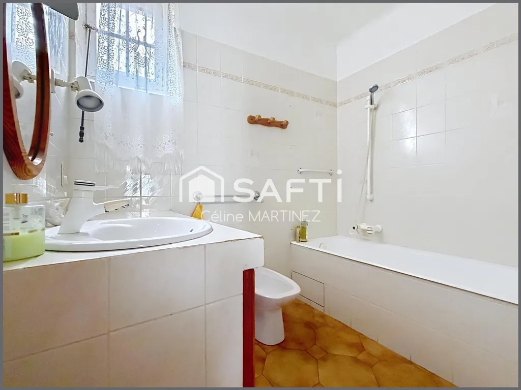 Vannitoad - Village House with Courtyard in Oraison