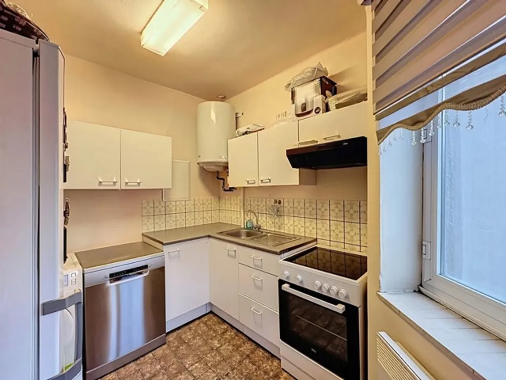 Cucina - 2-Bedroom Flat with Convertible Attic in Schaerbeek