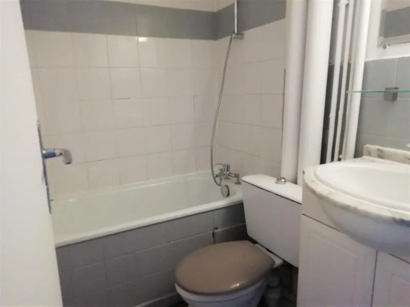 Vannitoad - Renovated Studio Apartment in Paris 4e