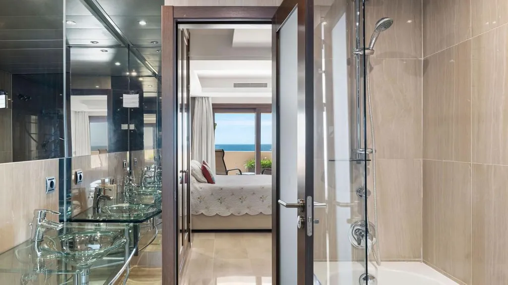 Salles de bain - Duplex Penthouse with 360 Views in Estepona