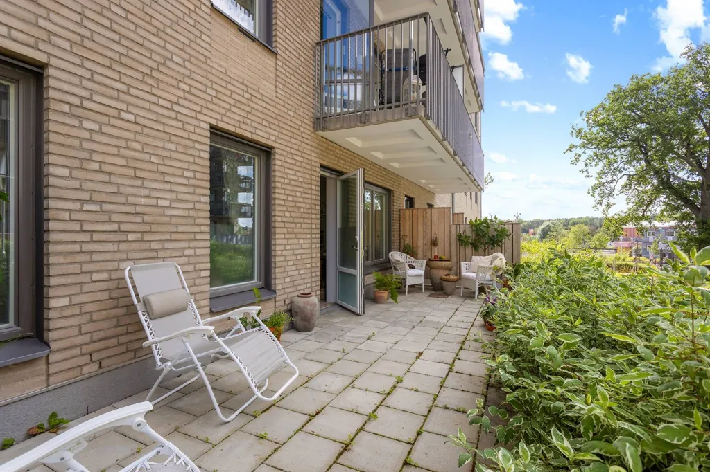 Balcone - Apartment with Large Terrace in Järfälla