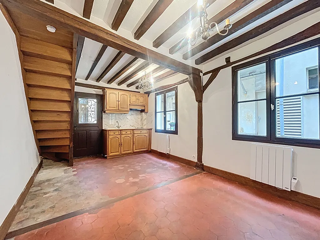 Living Room - 2-Bedroom Flat in Centre Ville, Rambouillet