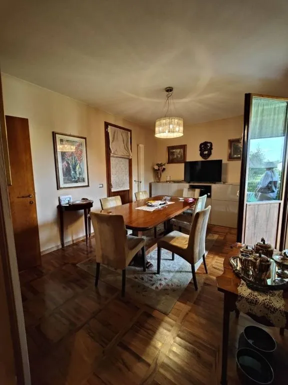 Dining Room - Luxury Villa with Private Garden in Pisa