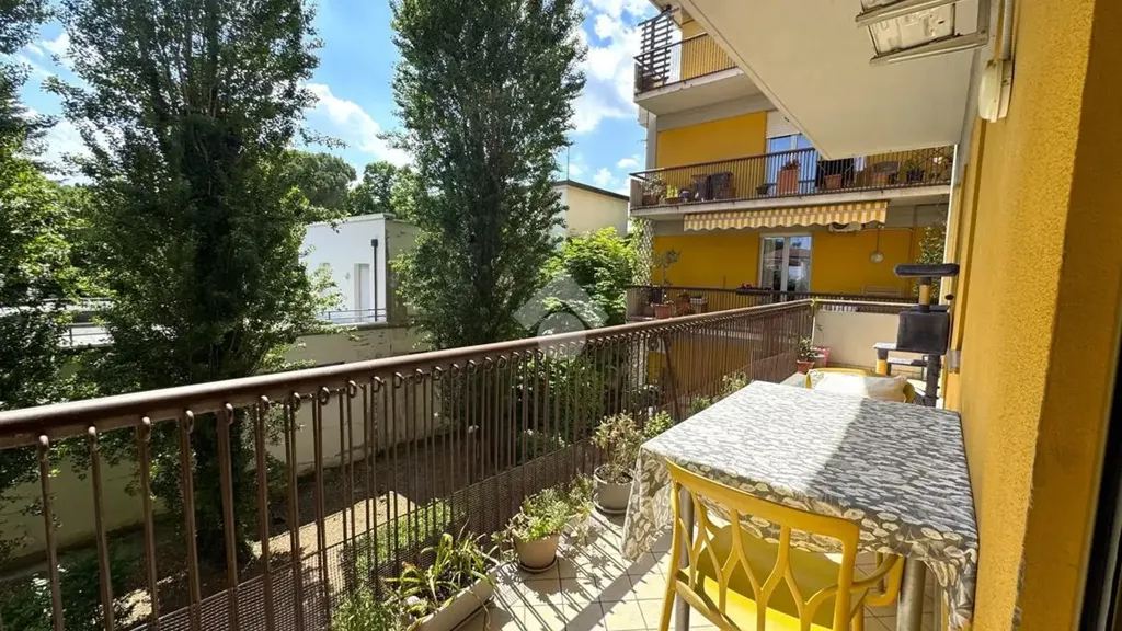 Rõdu - Bright Apartment with Terrace in Forlì