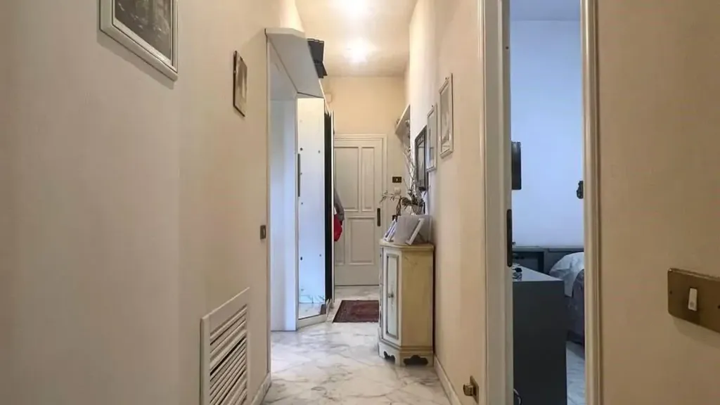 hallway_entrance
