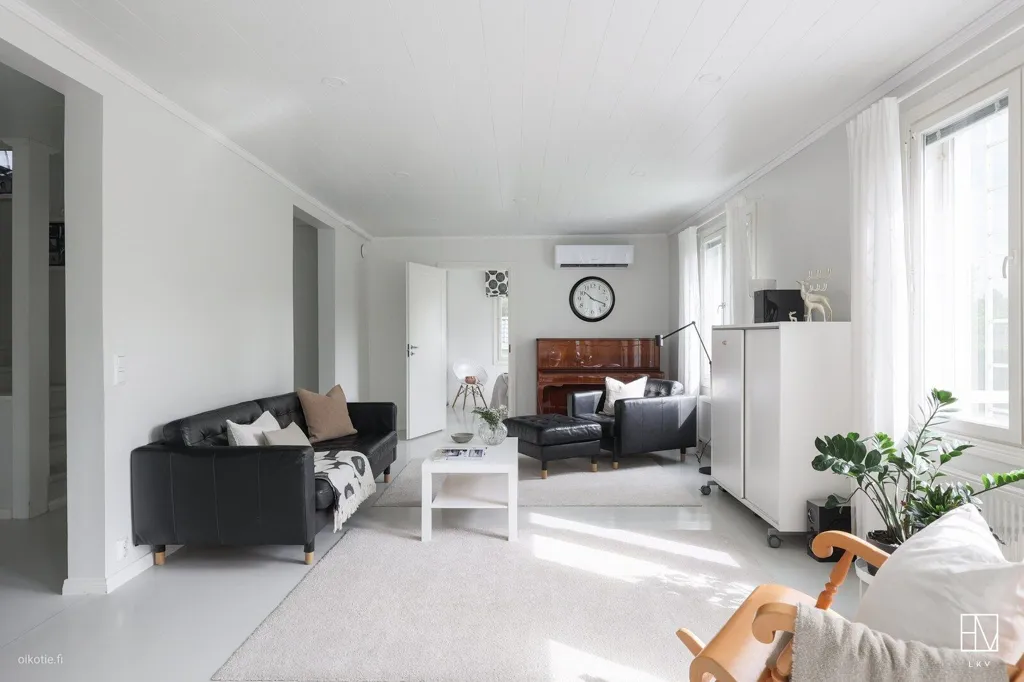 Séjour - Converted Loft with Sauna in Lempäälä