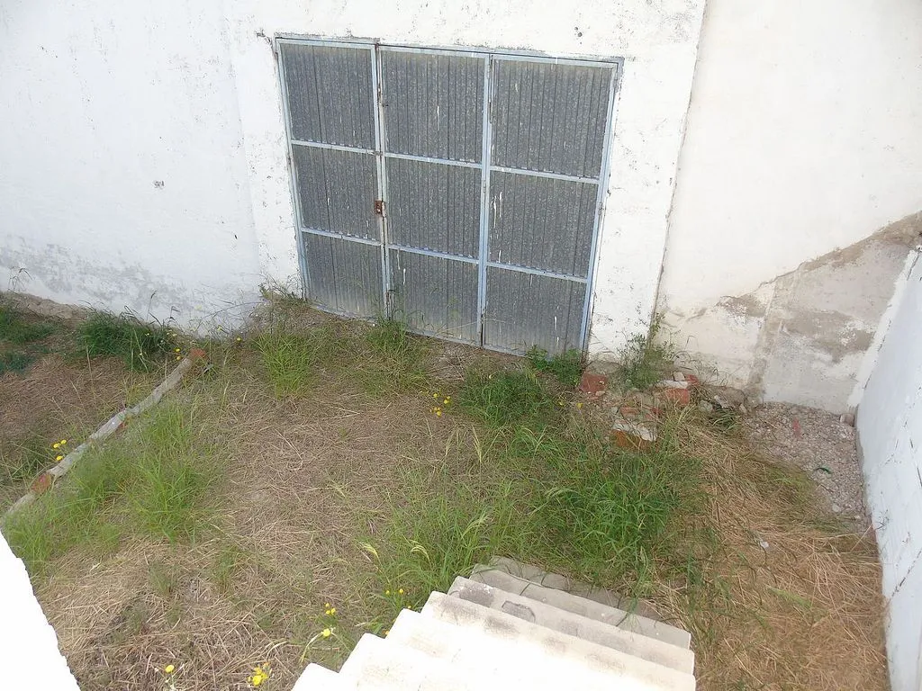 Aed - Chalet to Renovate with Garden in Ceutí
