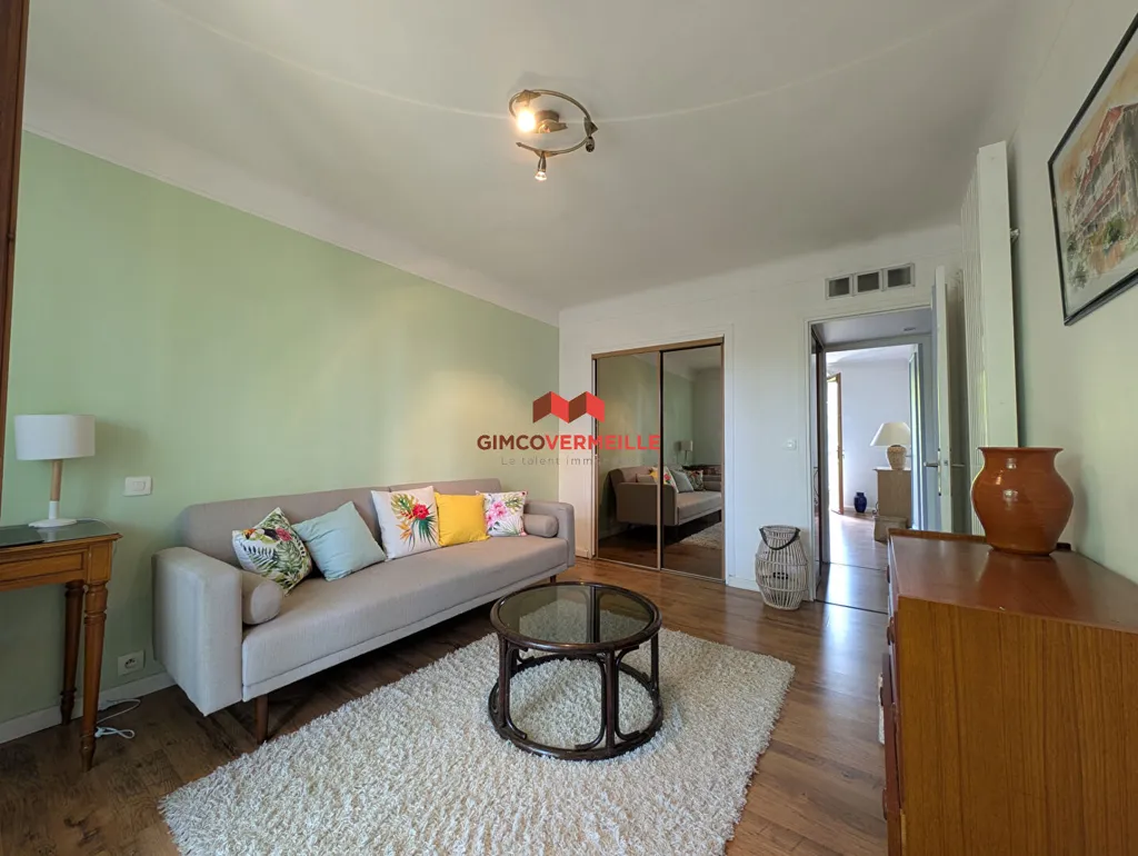 Elutuba - 3-Bedroom Apartment with Balcony in La Malmaison