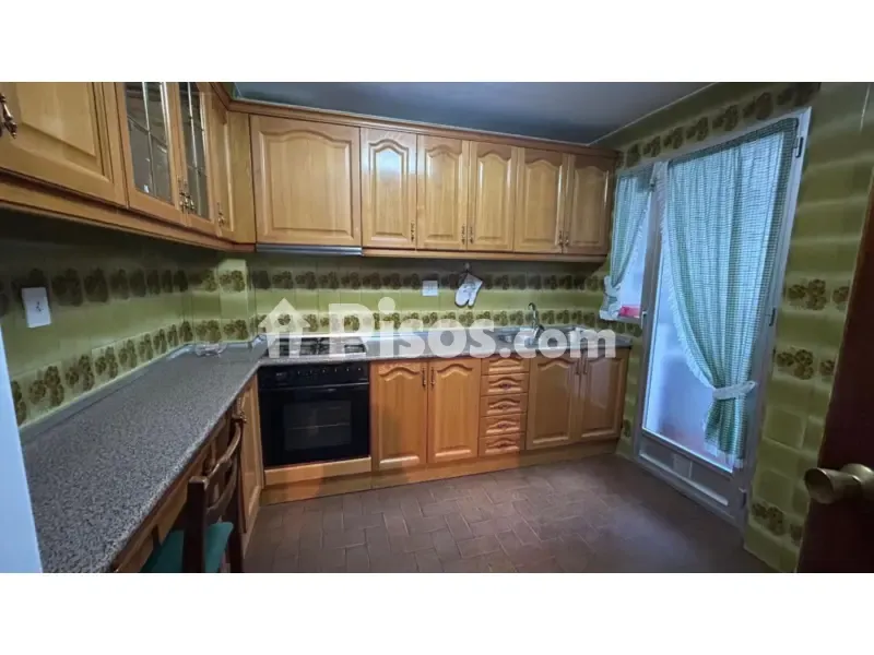 Cuisine - Student-Friendly Flat with Balcony in El Pilar