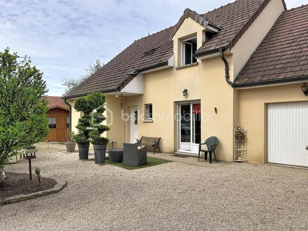 Extérieur - Maison Familiale Lumineuse avec Piscine à Diénay