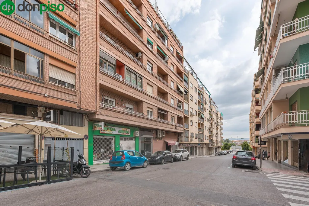 Extérieur - 3-Bed Apartment with Balcony in Pajaritos, Granada
