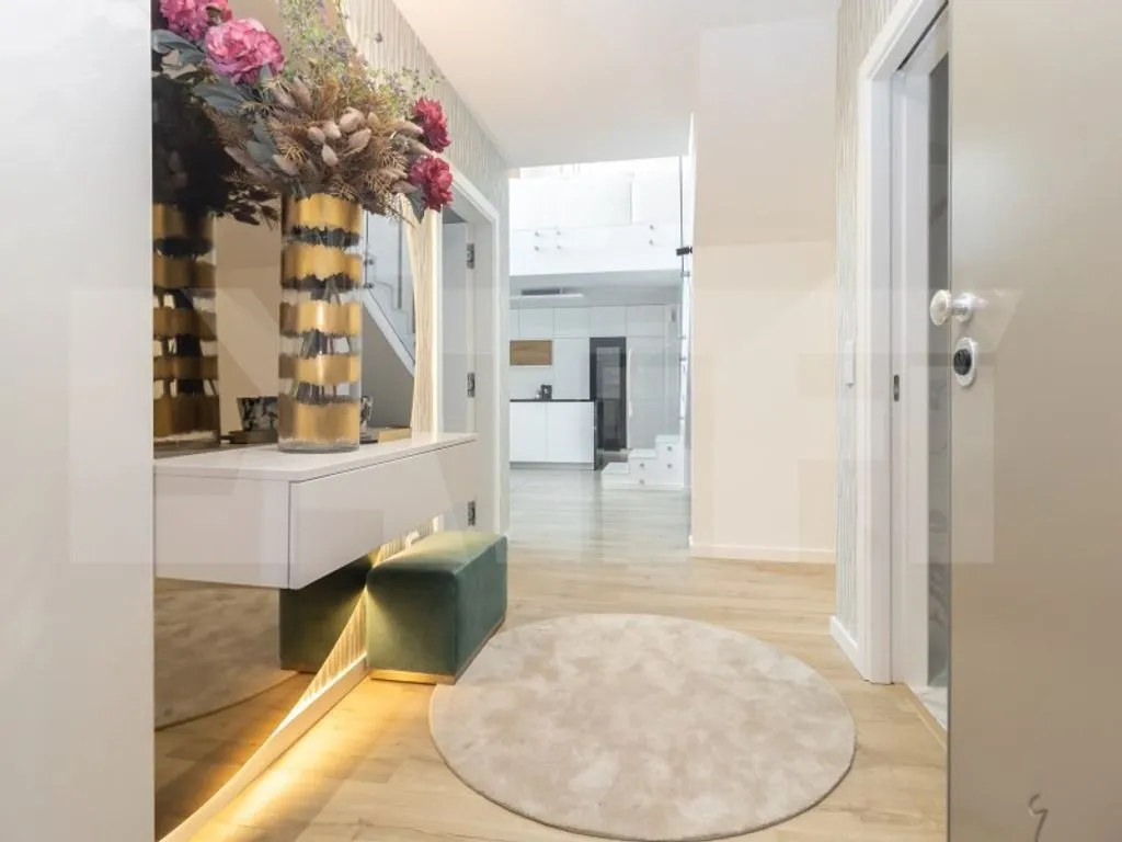 Esik - Luxury Duplex with Private Parking in Montijo