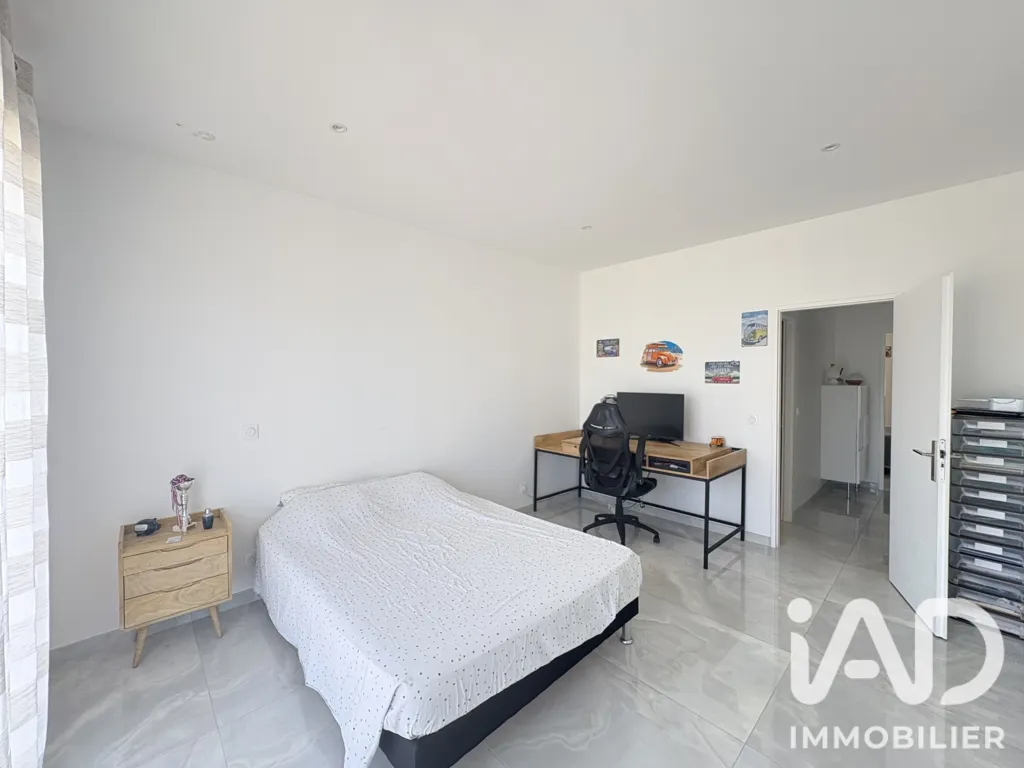 Camere da letto - Architectural House with Pool in Carbon-Blanc