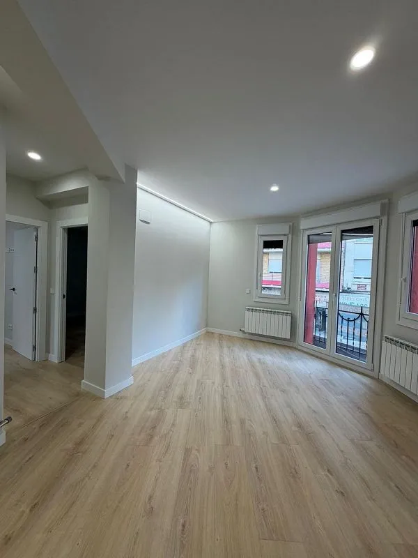 Soggiorno - Modernised Apartment with Balcony in Logroño