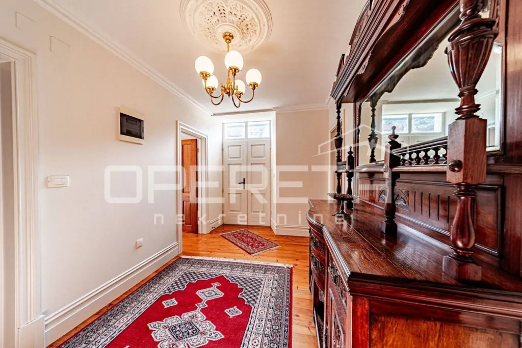 Esik - Traditional Stone House with Garden in Blato