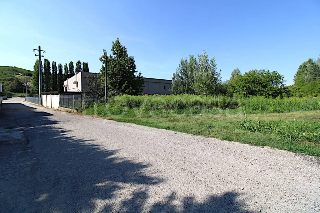 Aed - Buildable Industrial Plot in Monteu Roero