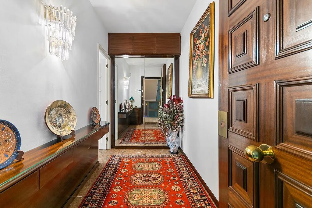 hallway_entrance