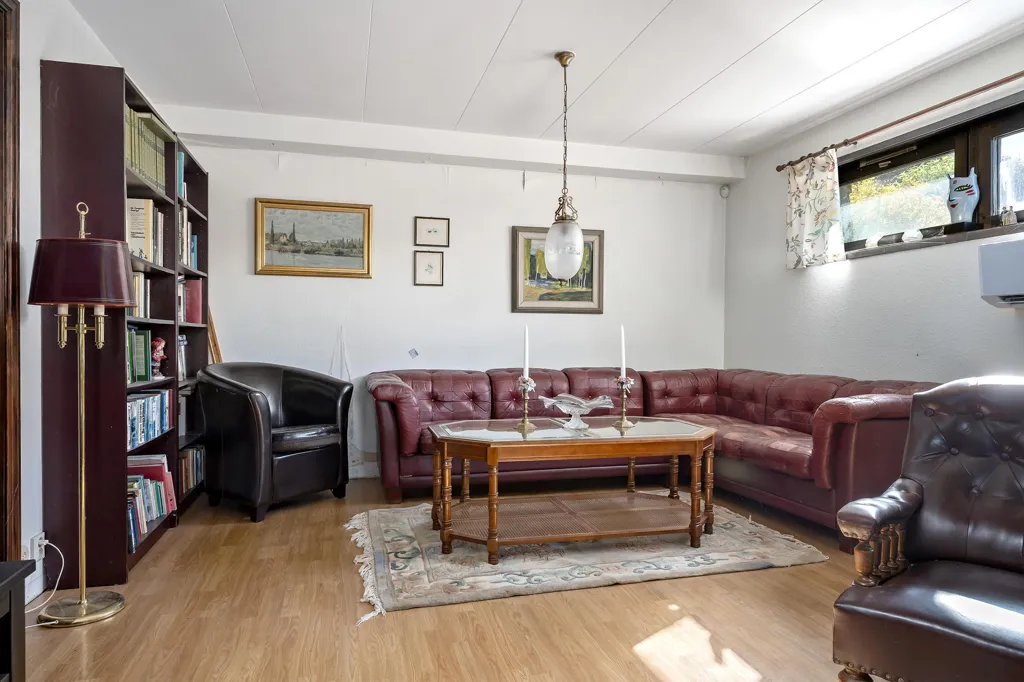 Elutuba - Country Villa with Garage in Stidsvig