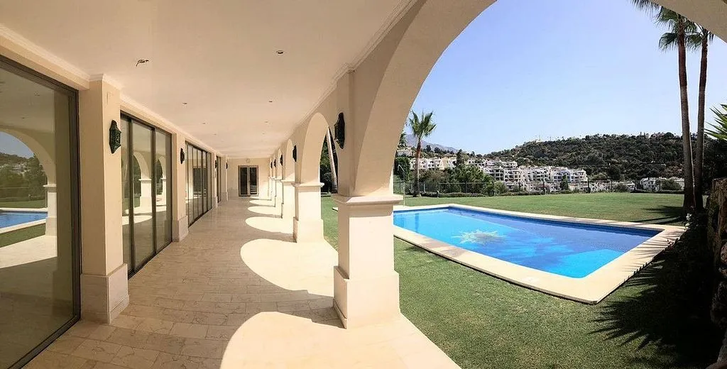 Piscina - Luxury Villa with Sea View in Benahavís
