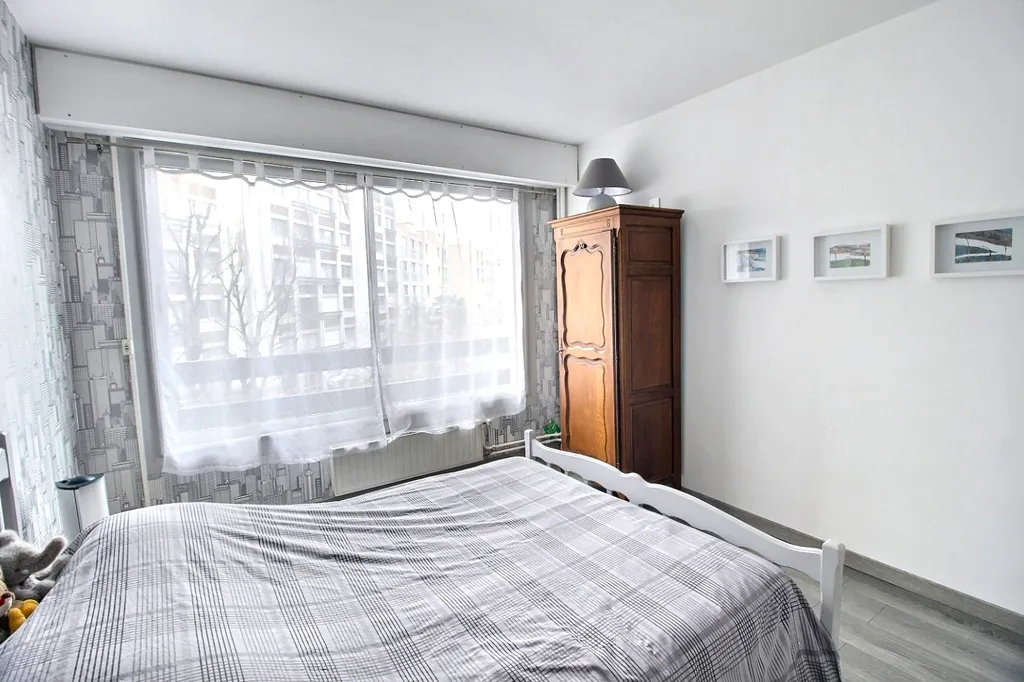 Chambres - Appartement 4 Pièces avec Ascenseur à Paris 19ème