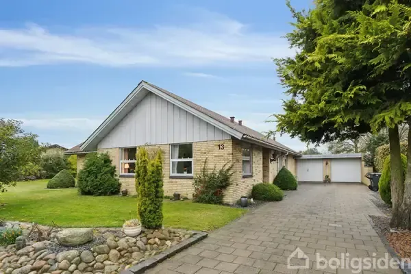 Välivaade - Villa with Mahogany Windows in Sindal