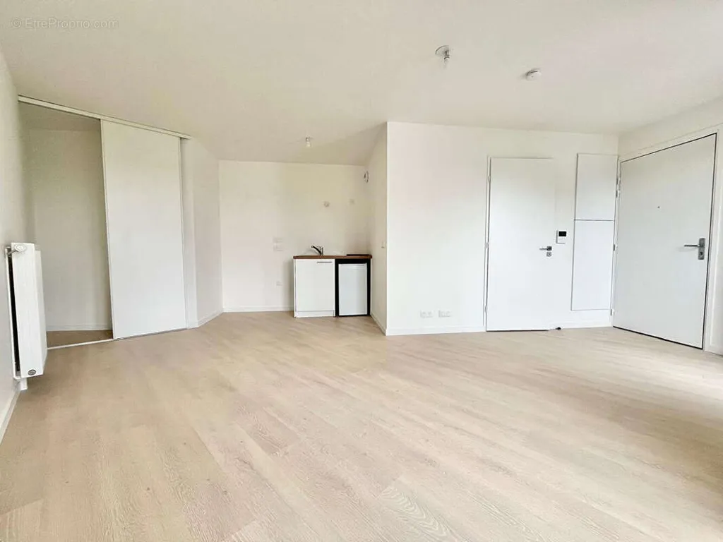 Pièces - Studio en Centre-Ville d'Achères
