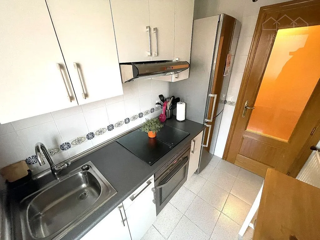 Köök - 1-Bedroom Apartment with Pool in Tres Cantos