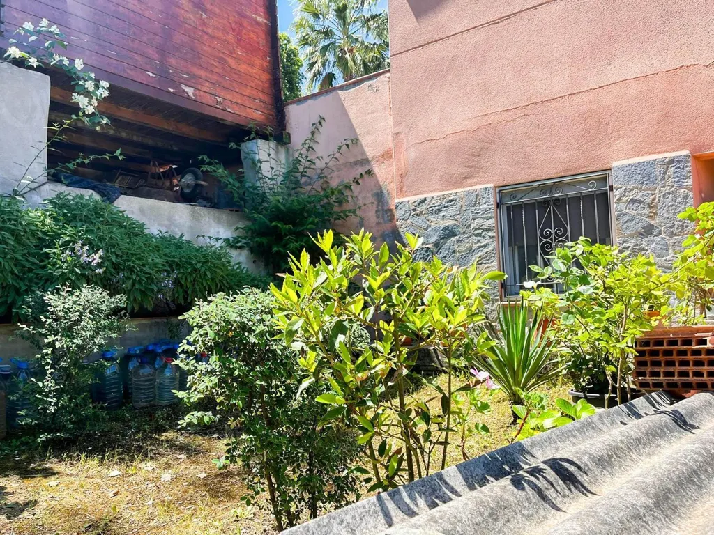 Aed - Chalet with Pool in Esparreguera