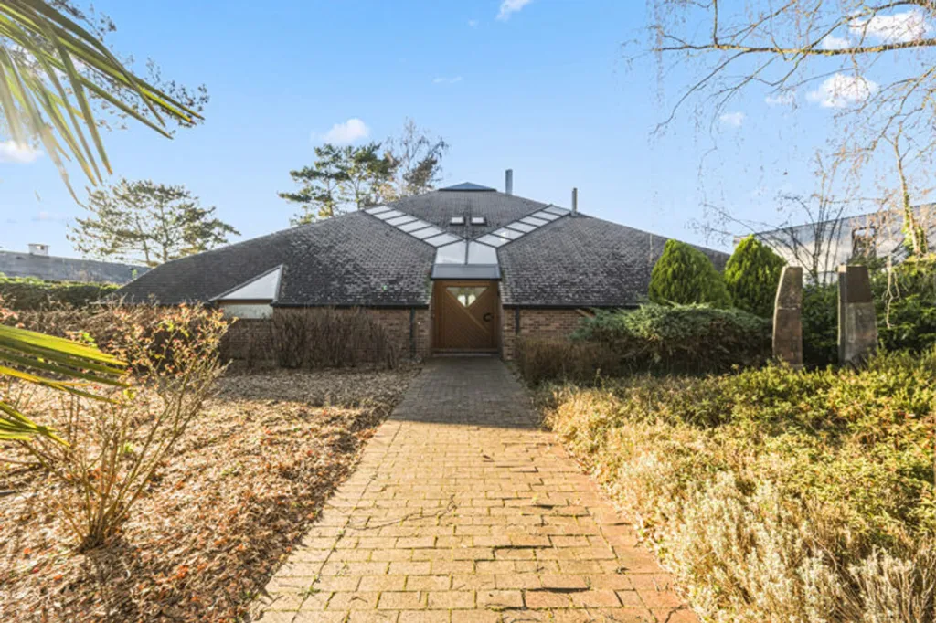 Esterno - Architectural House with Water View in Keerbergen