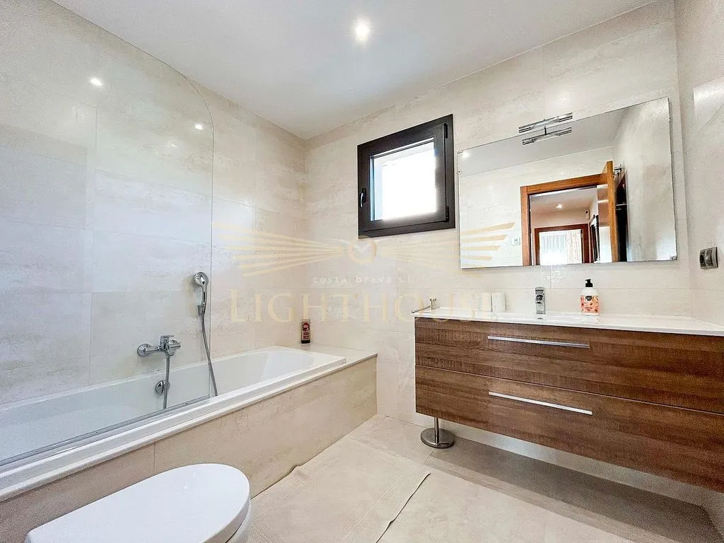 Salles de bain - Luxury Townhouse with Pool in Lloret de Mar