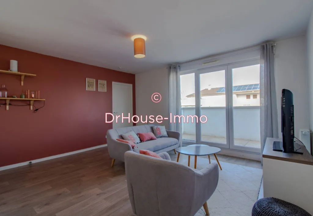 Living Room - 2-Bedroom Apartment with Balcony in Mureaux