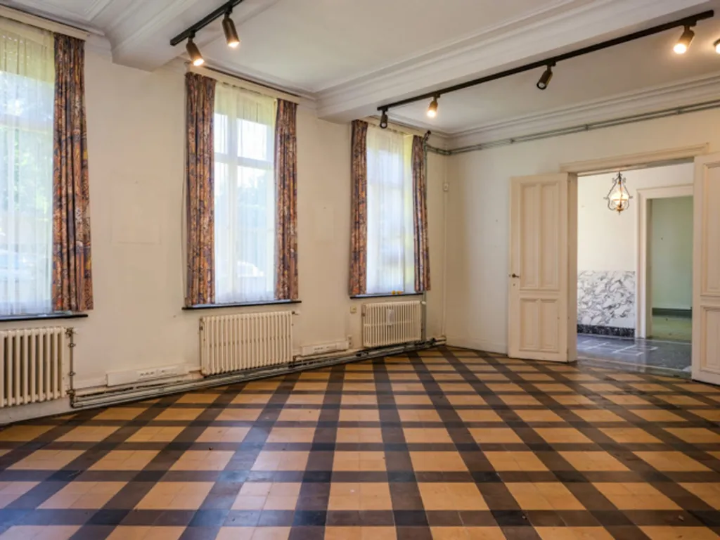 Soggiorno - Historic Pastorate with Potential in Town Centre