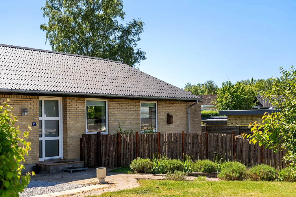 Välivaade - Fenced Villa with Garden in Holbæk