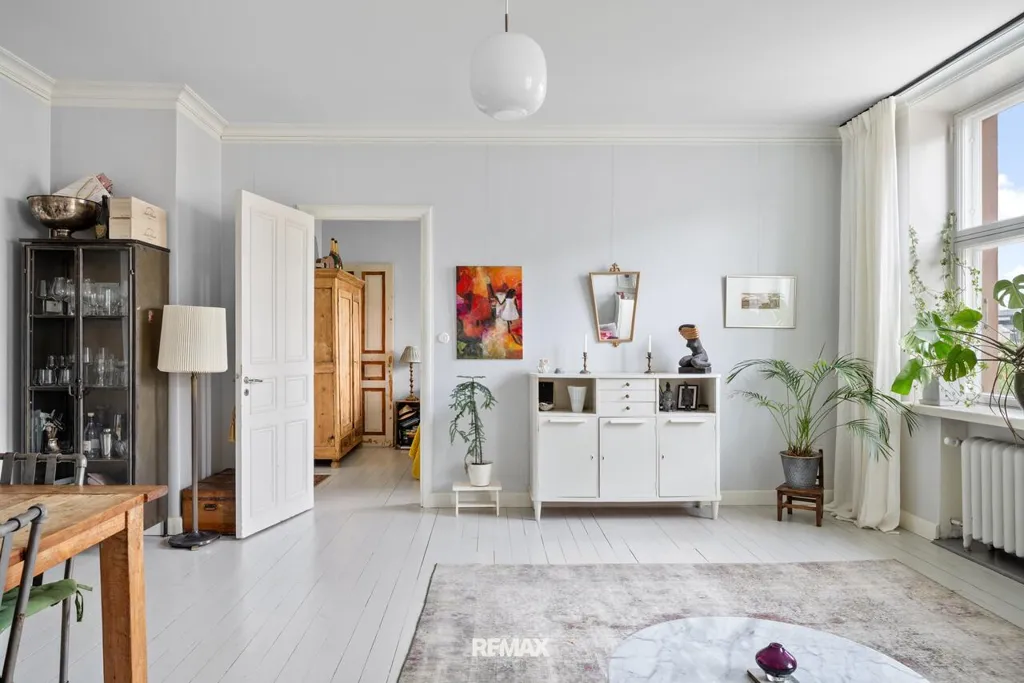Living Room - Renovated Apartment with Sauna in Helsinki