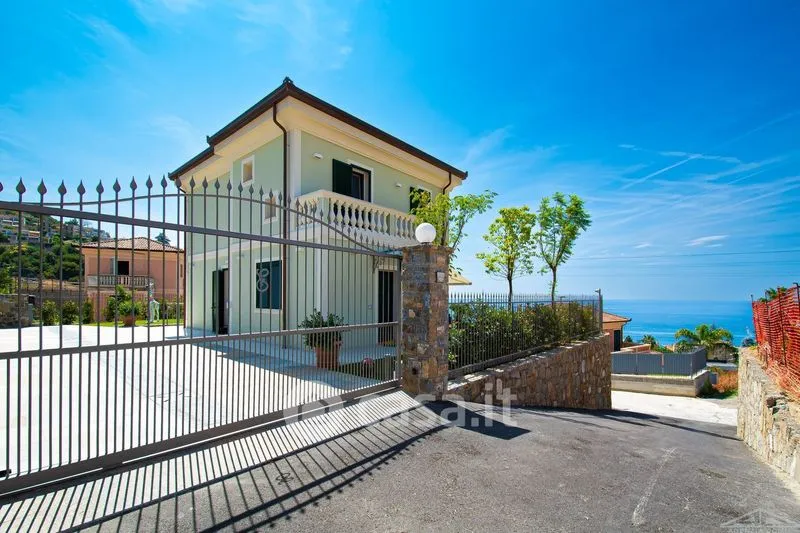Esterno - Villa with Balcony in Ospedaletti