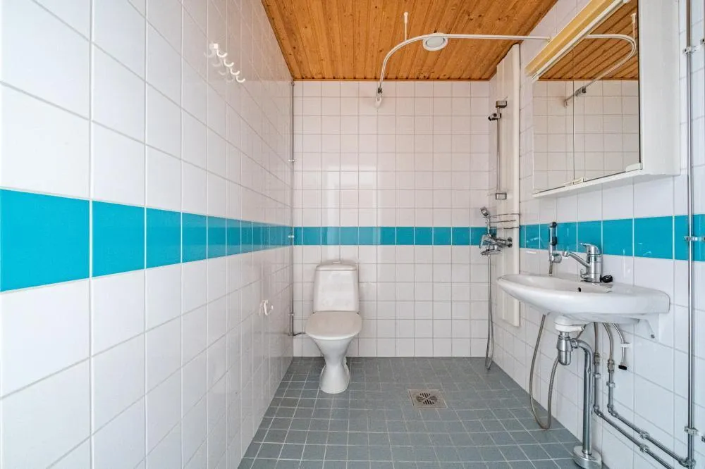 Salles de bain - Apartment with Balcony in Kartanonkoski, Vantaa