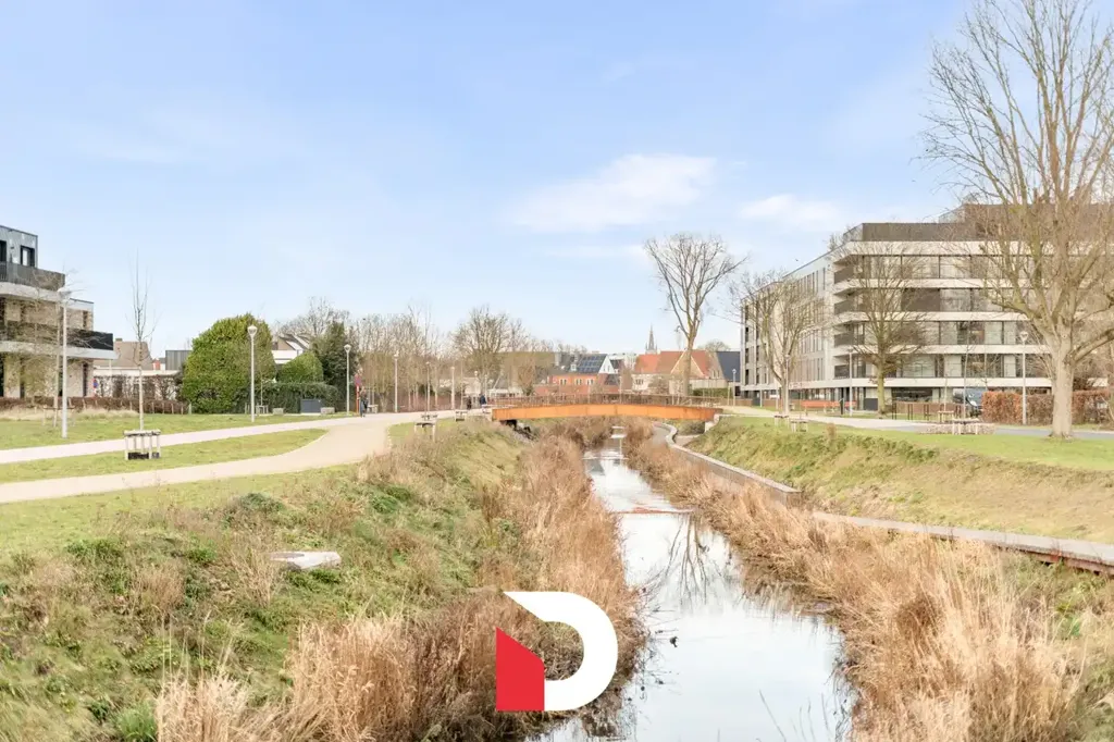 Aed - Plot for Semi-Open Development in Bruges