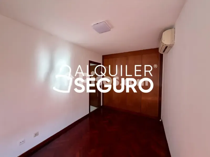 Toad - Spacious Flat with Terrace in Usera